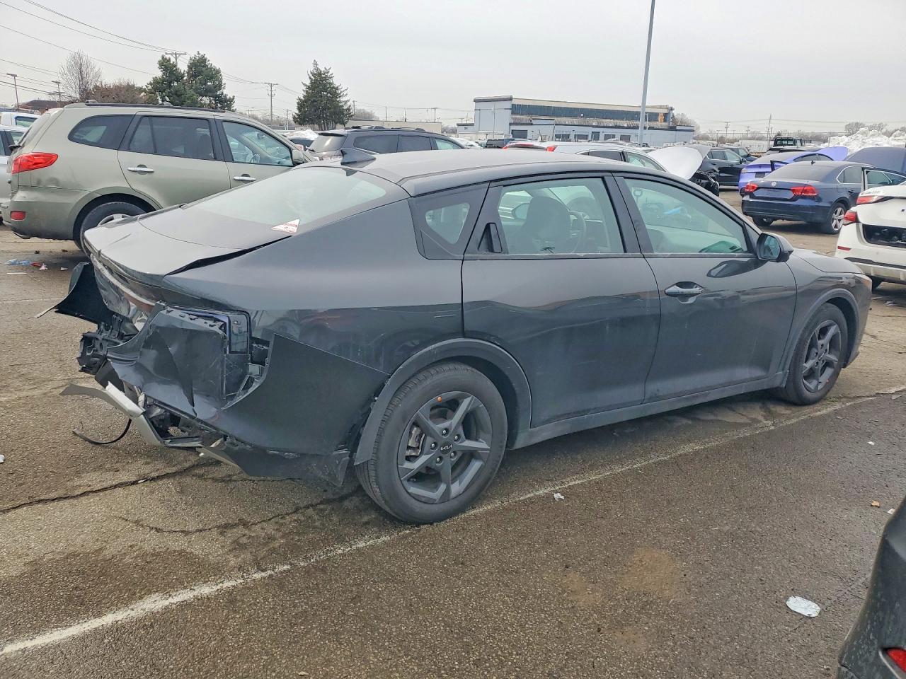 2025 Kia K4 Lxs - Image 3