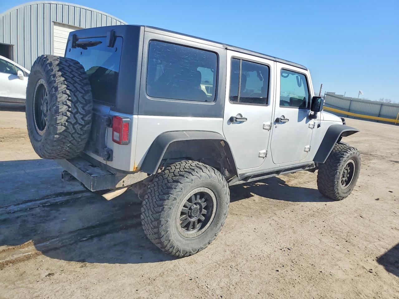 2011 Jeep Wrangler Unlimited - Image 3