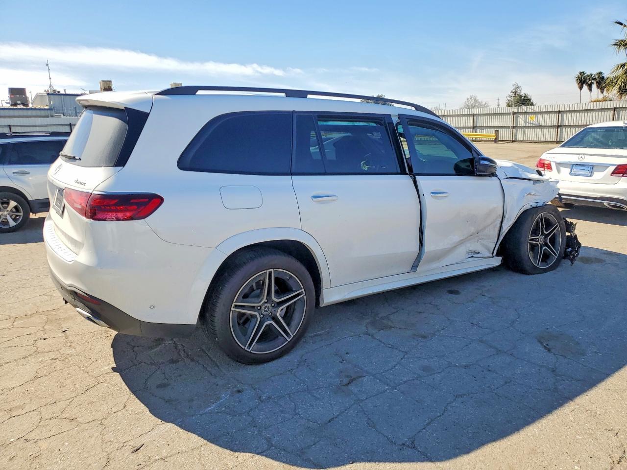 2024 Mercedes-Benz Gls 450 4Matic - Фото 3