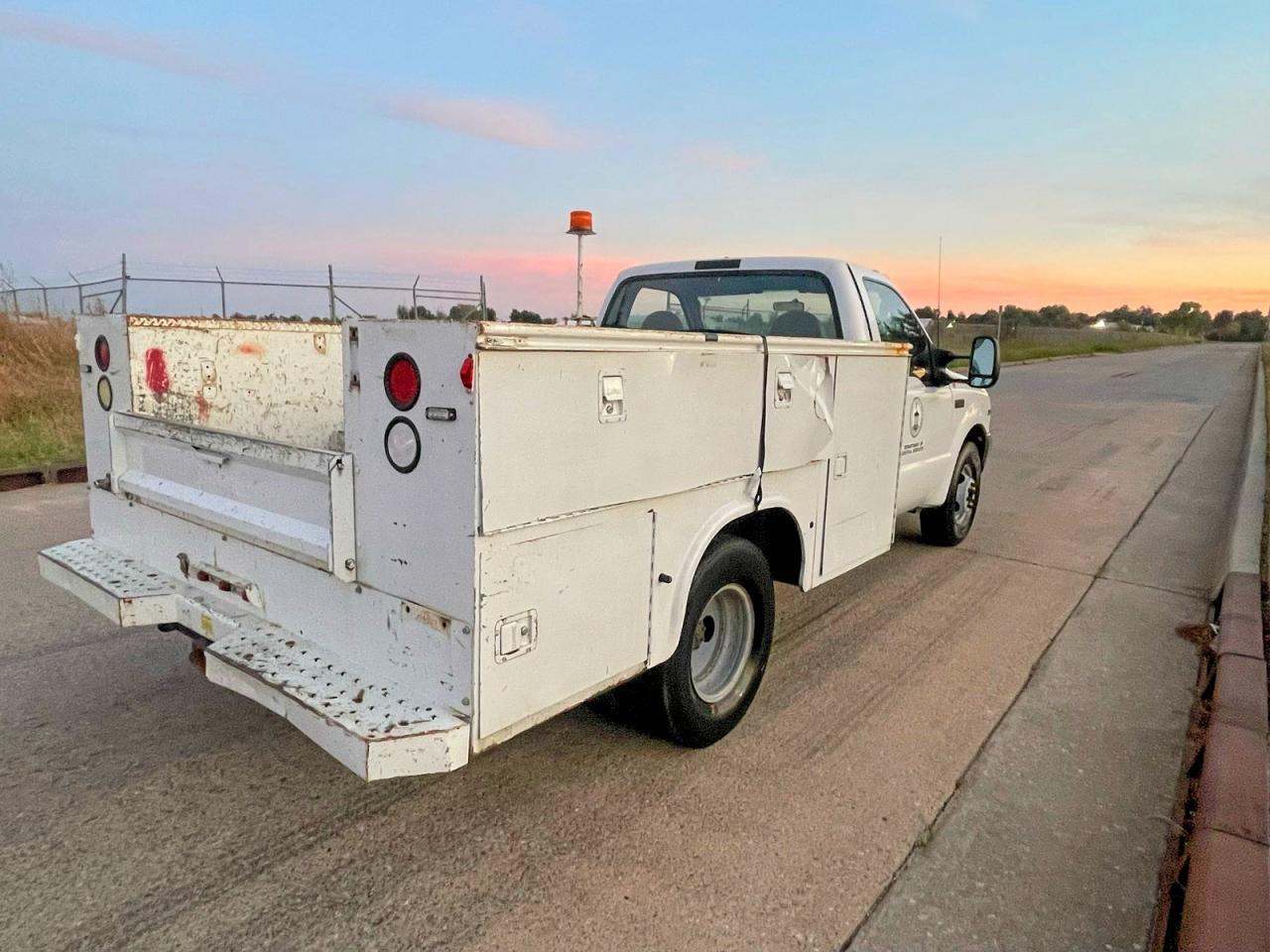 2003 Ford F350 Super Duty - Фото 4