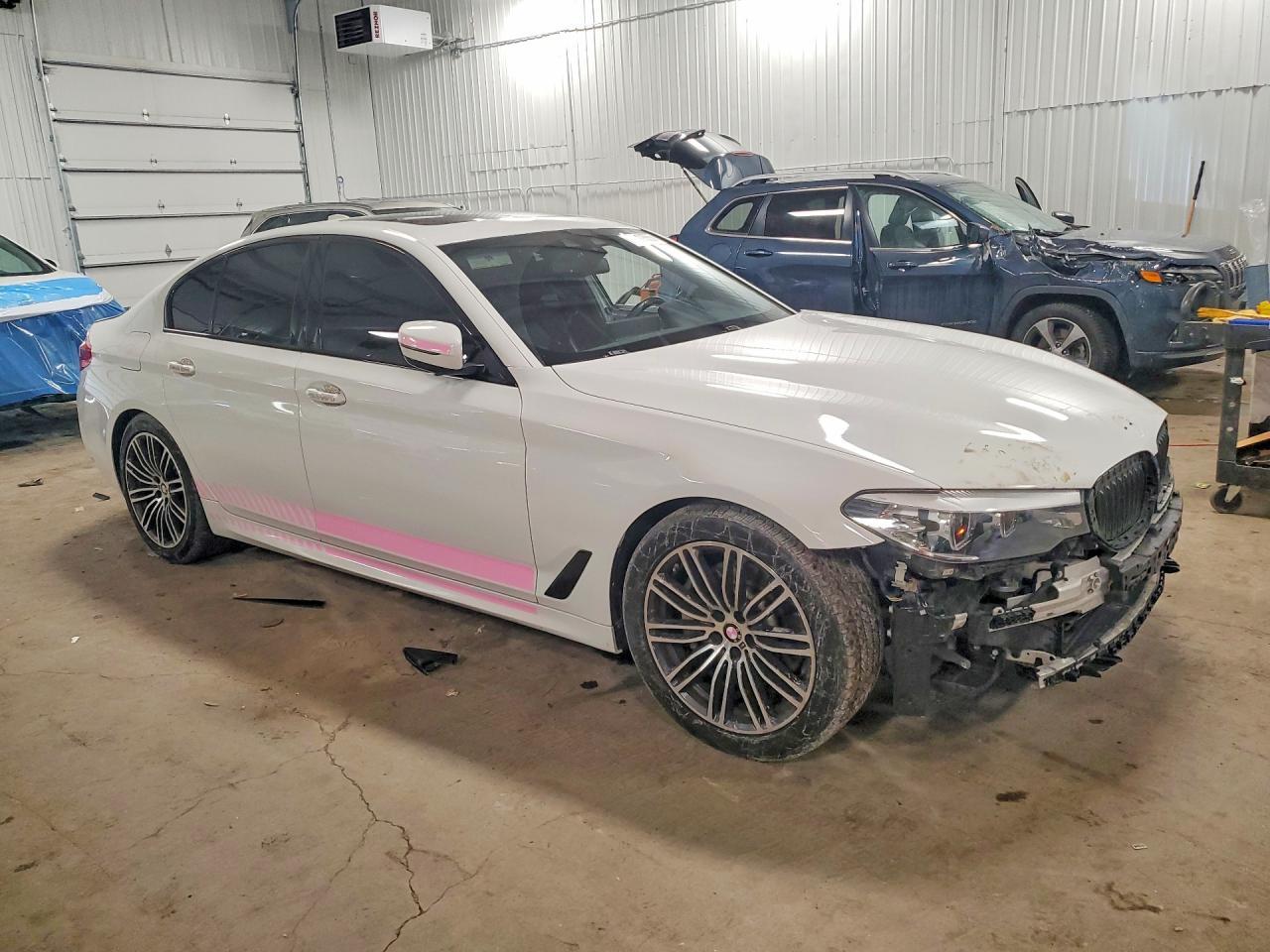 2019 BMW 530 I - Фото 4