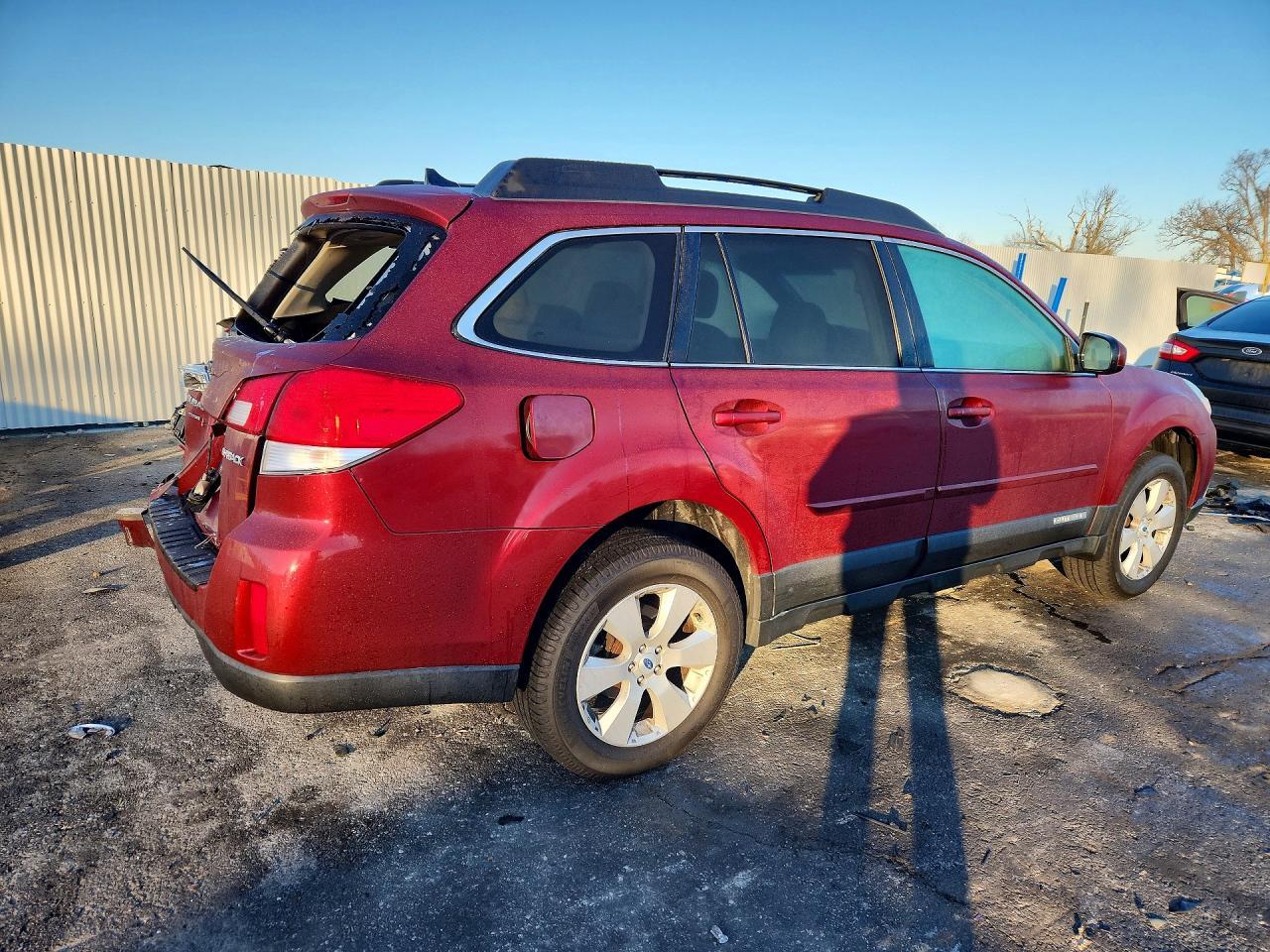2011 Subaru Outback 2.5I Limited - Фото 3