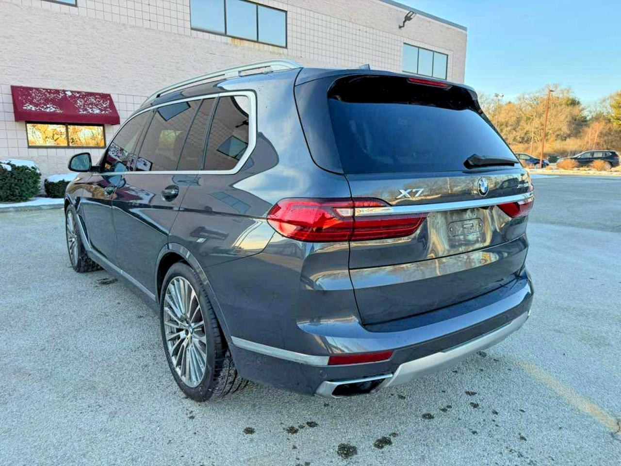 2019 BMW X7 xDrive50I - Image 3
