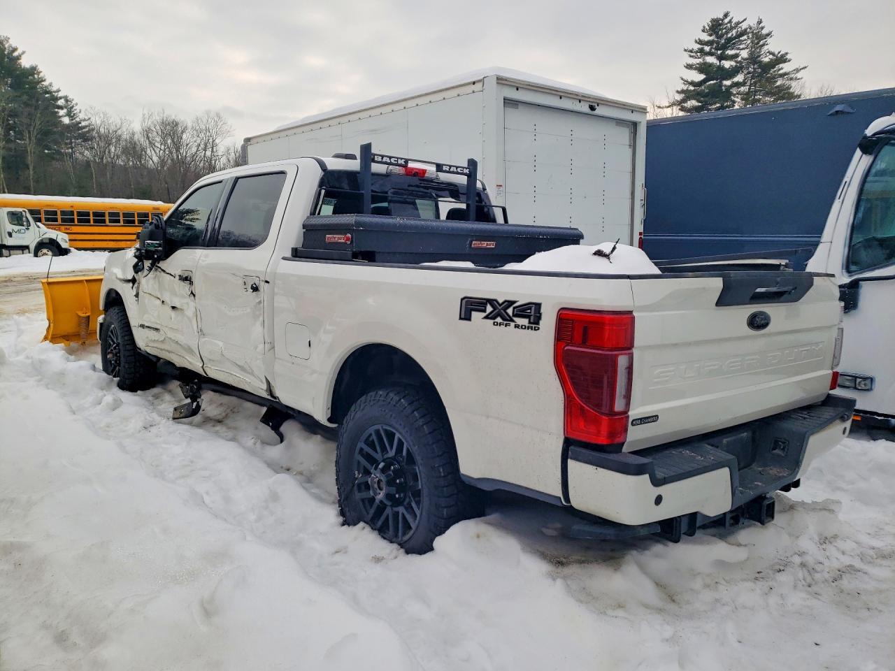 2022 Ford F350 Super Duty - Image 2