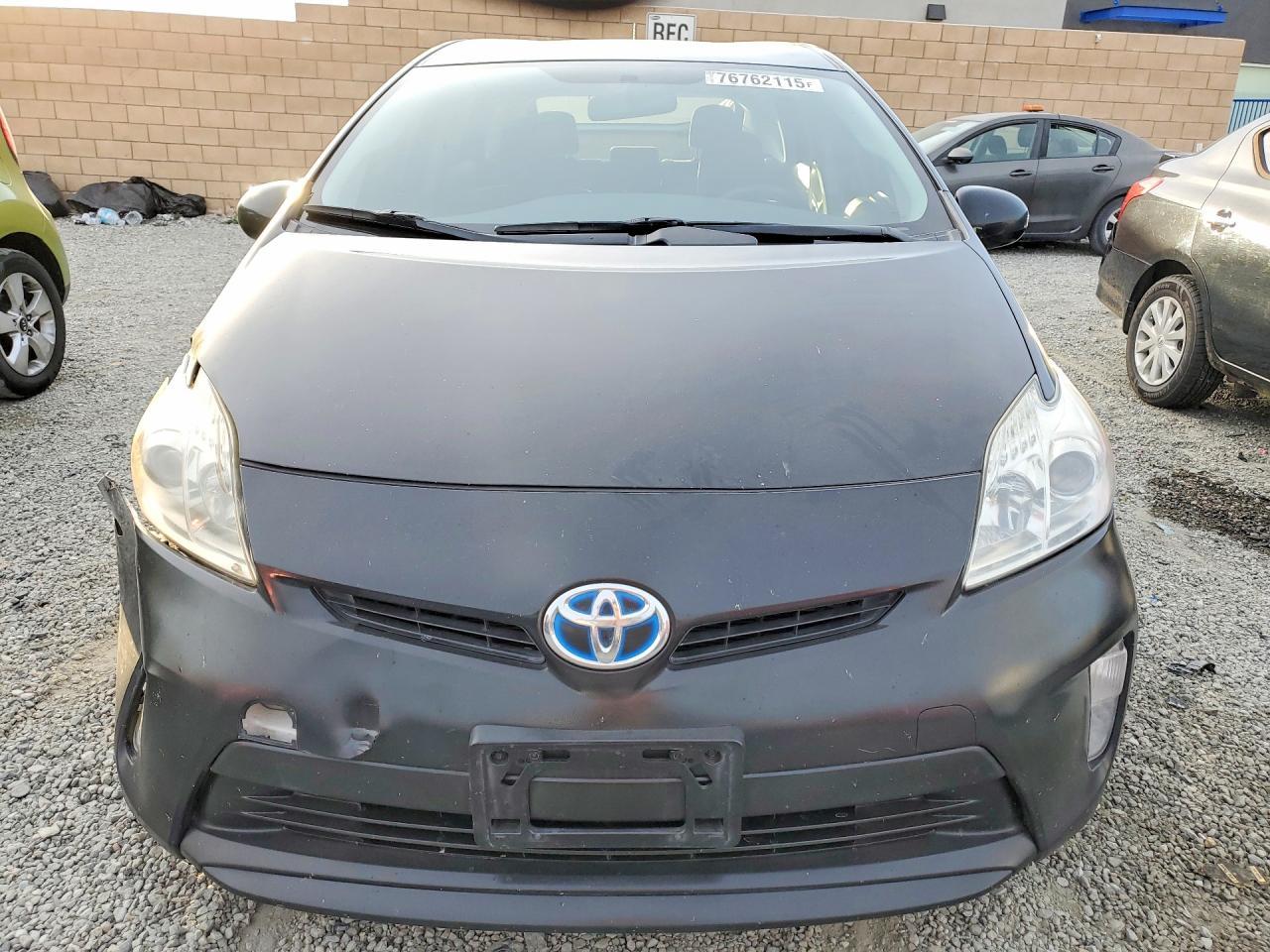 2015 Toyota Prius Two - Image 5