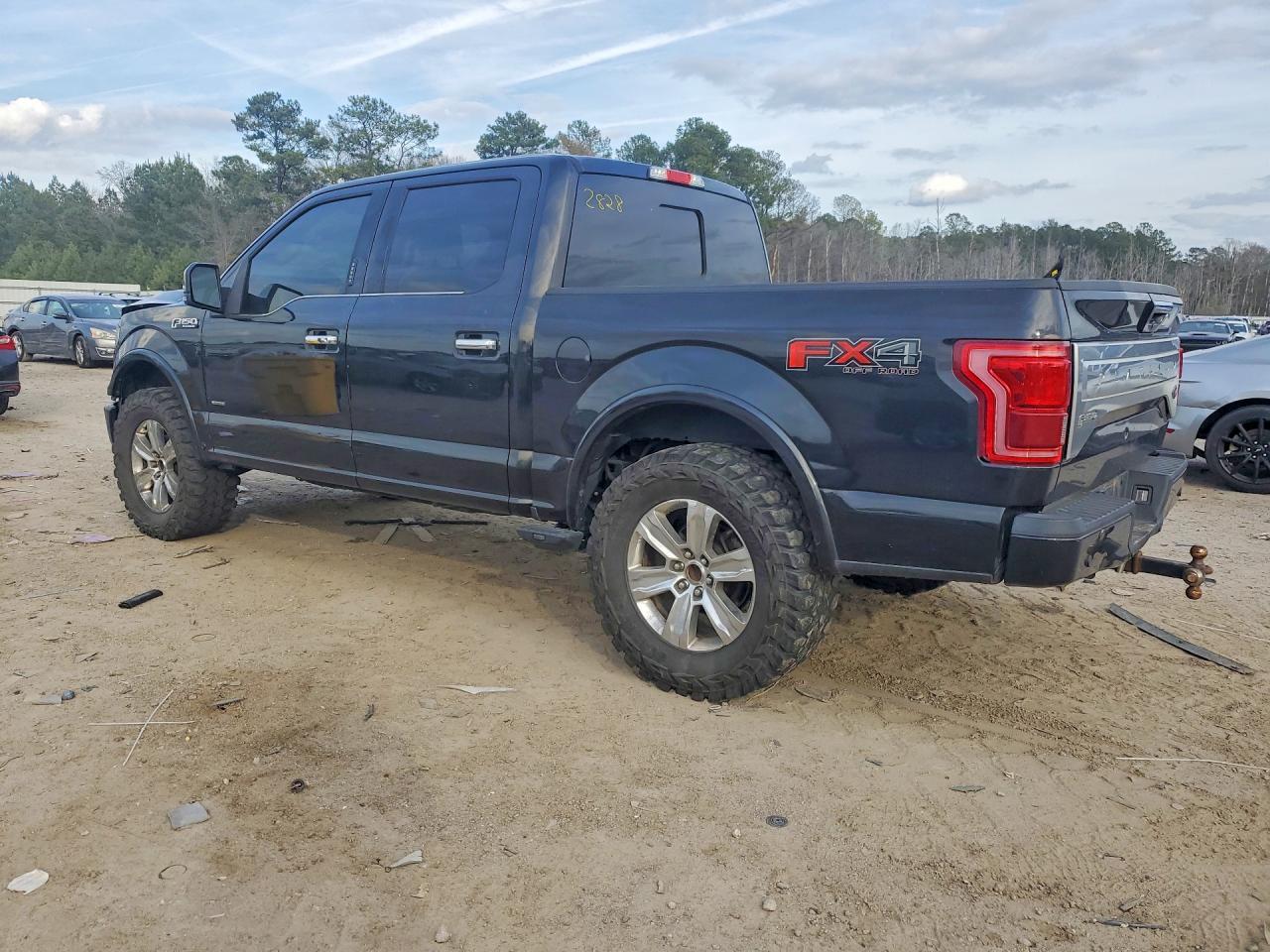 2015 Ford F150 Supercrew - Фото 2