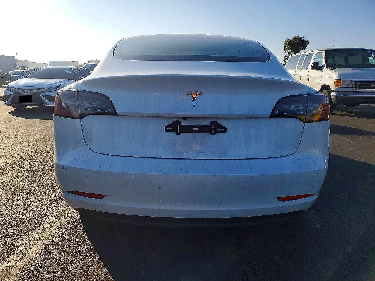 2022 Tesla Model 3 - Image 6