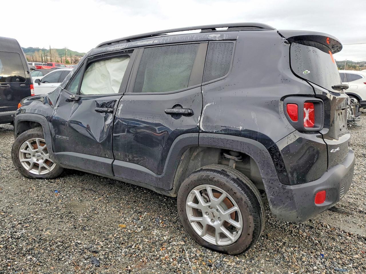 2023 Jeep Renegade Latitude - Image 2