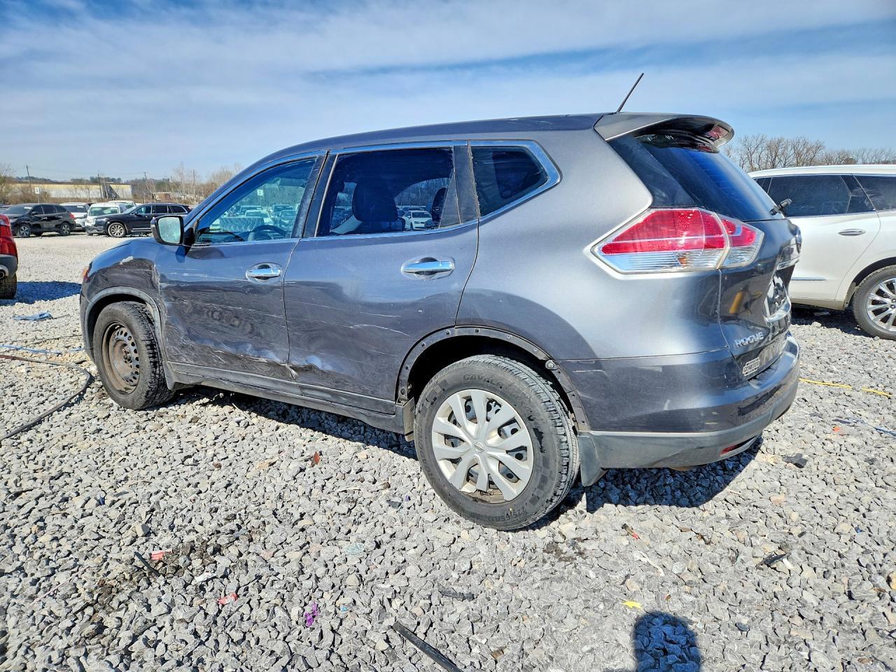 2015 Nissan Rogue S - Фото 2