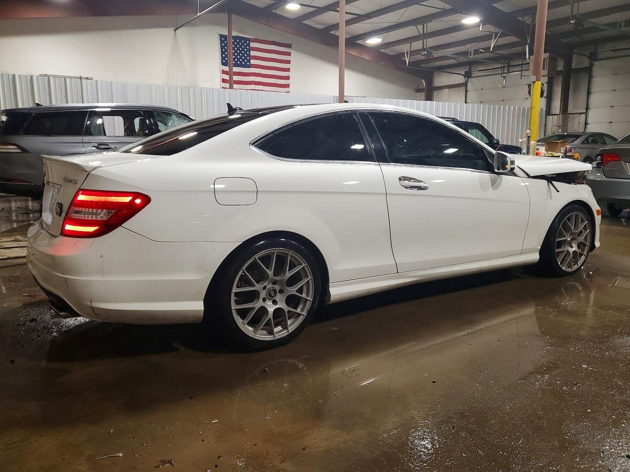 2015 Mercedes-Benz C 350 4Matic - Фото 3