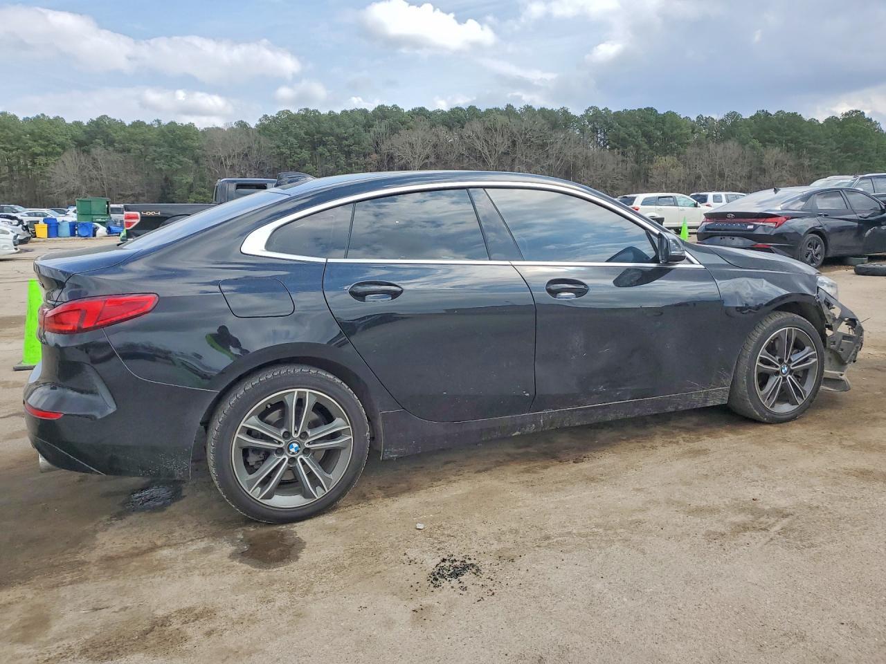 2021 BMW 228Xi - Фото 3