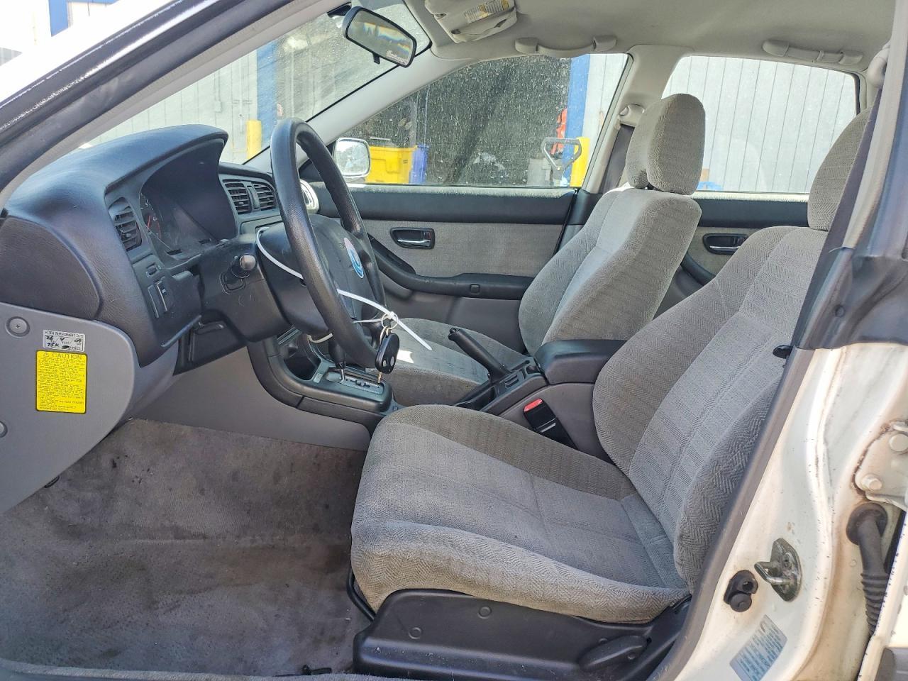 2001 Subaru Legacy L - Image 7