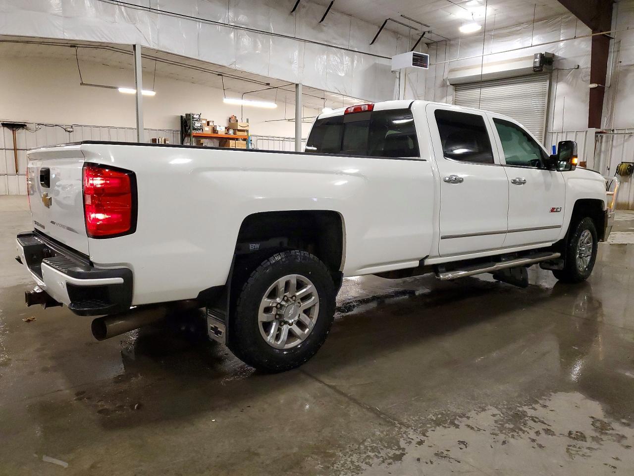 2017 Chevrolet Silverado K3500 Ltz - Image 3