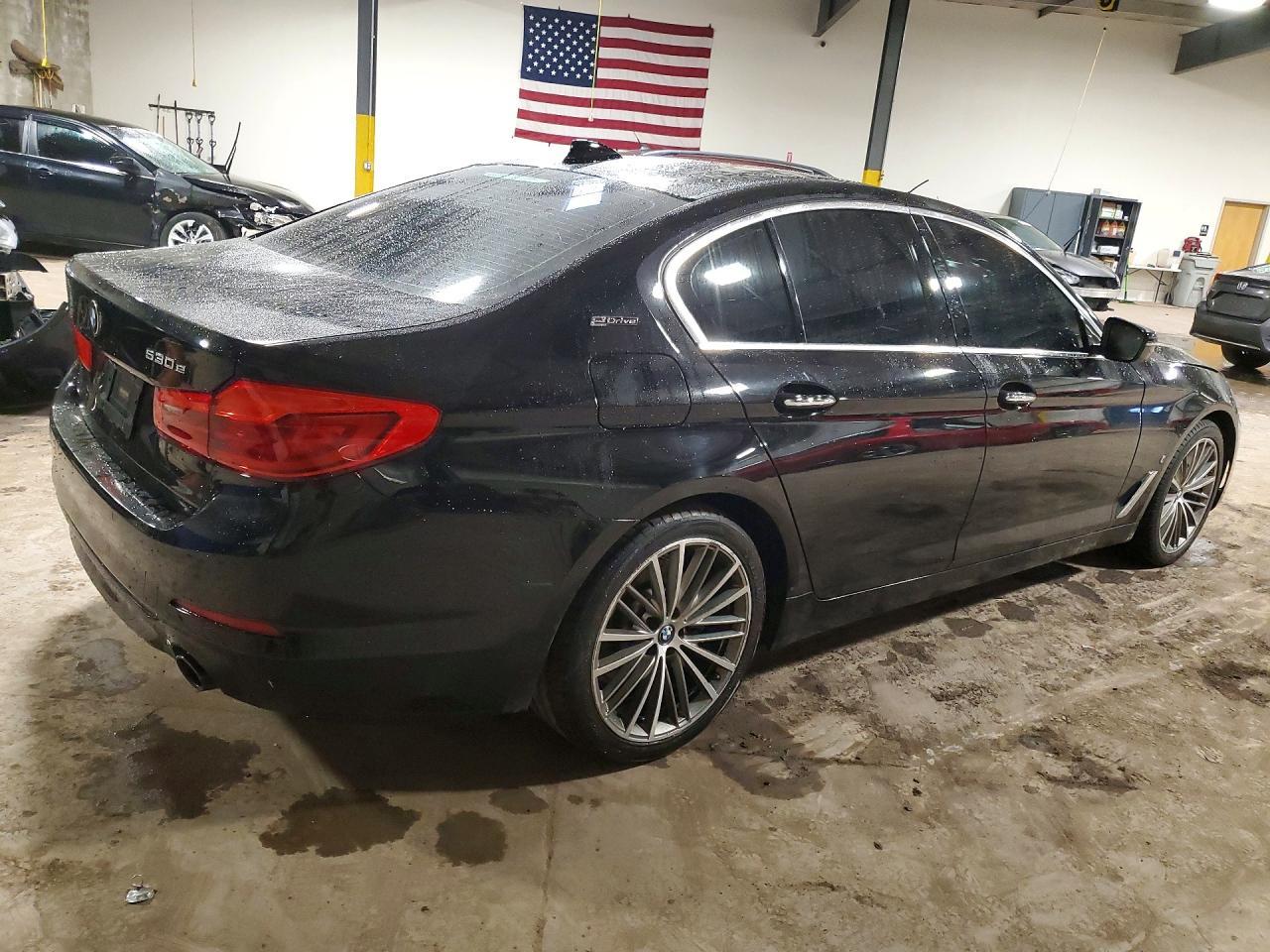 2018 BMW 530E - Фото 3