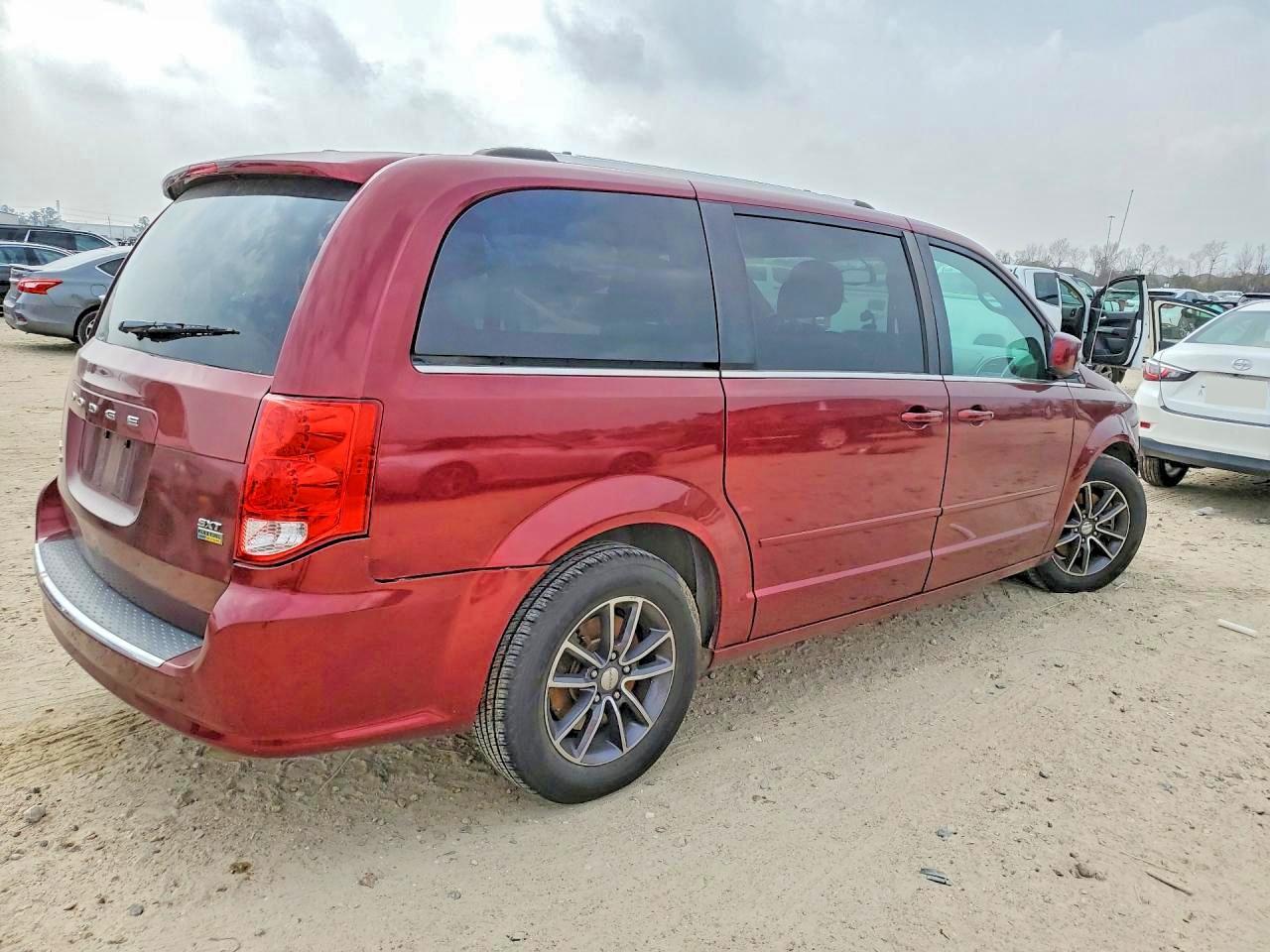 2017 Dodge Grand Caravan Sxt - Image 3