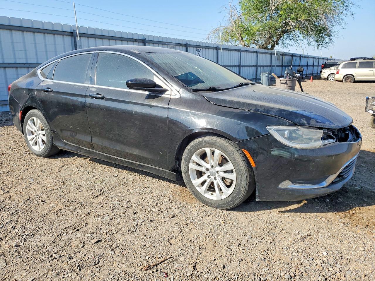 2016 Chrysler 200 Limited - Image 4