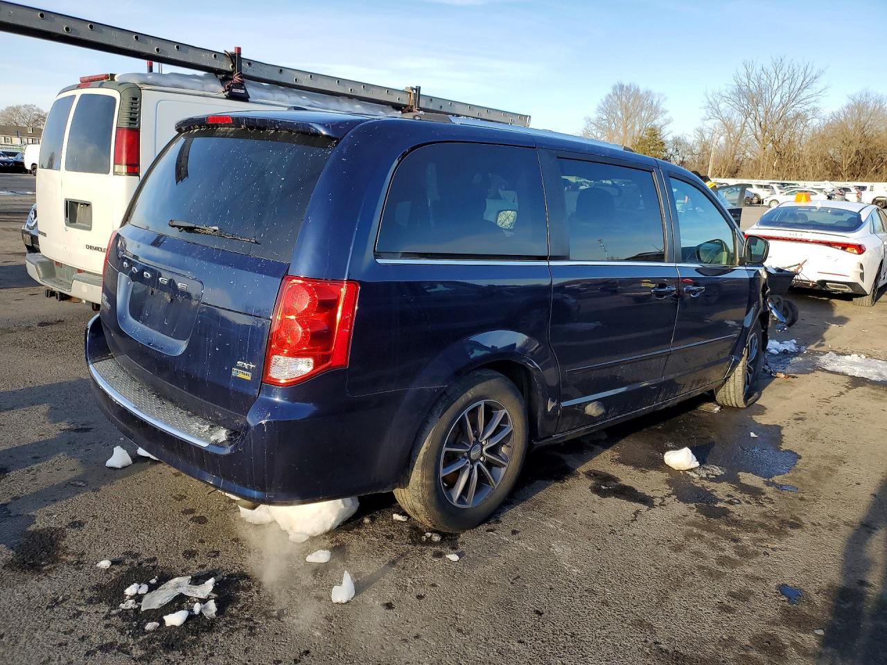 2017 Dodge Grand Caravan Sxt - Фото 3