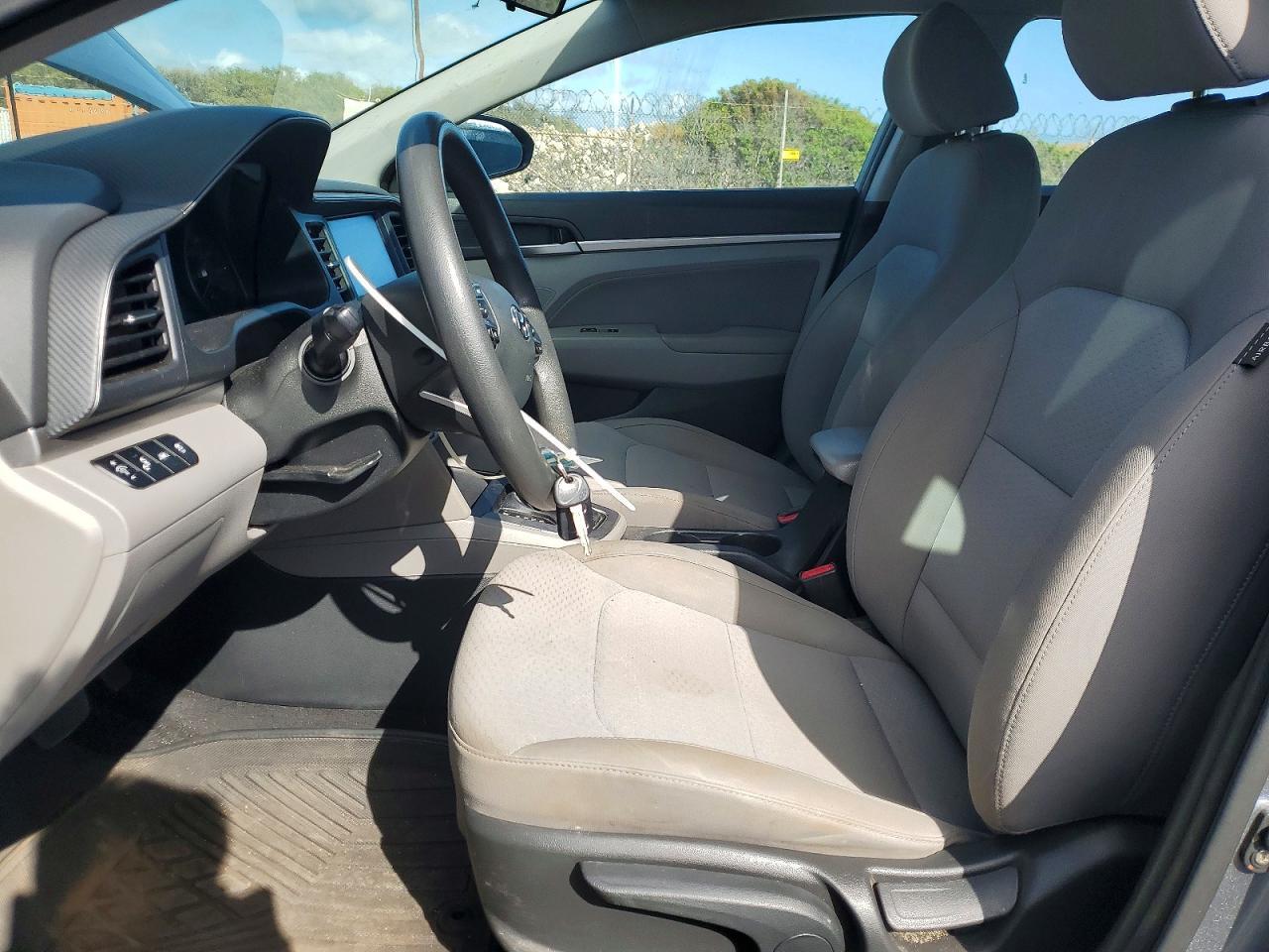 2019 Hyundai Elantra Se - Image 7