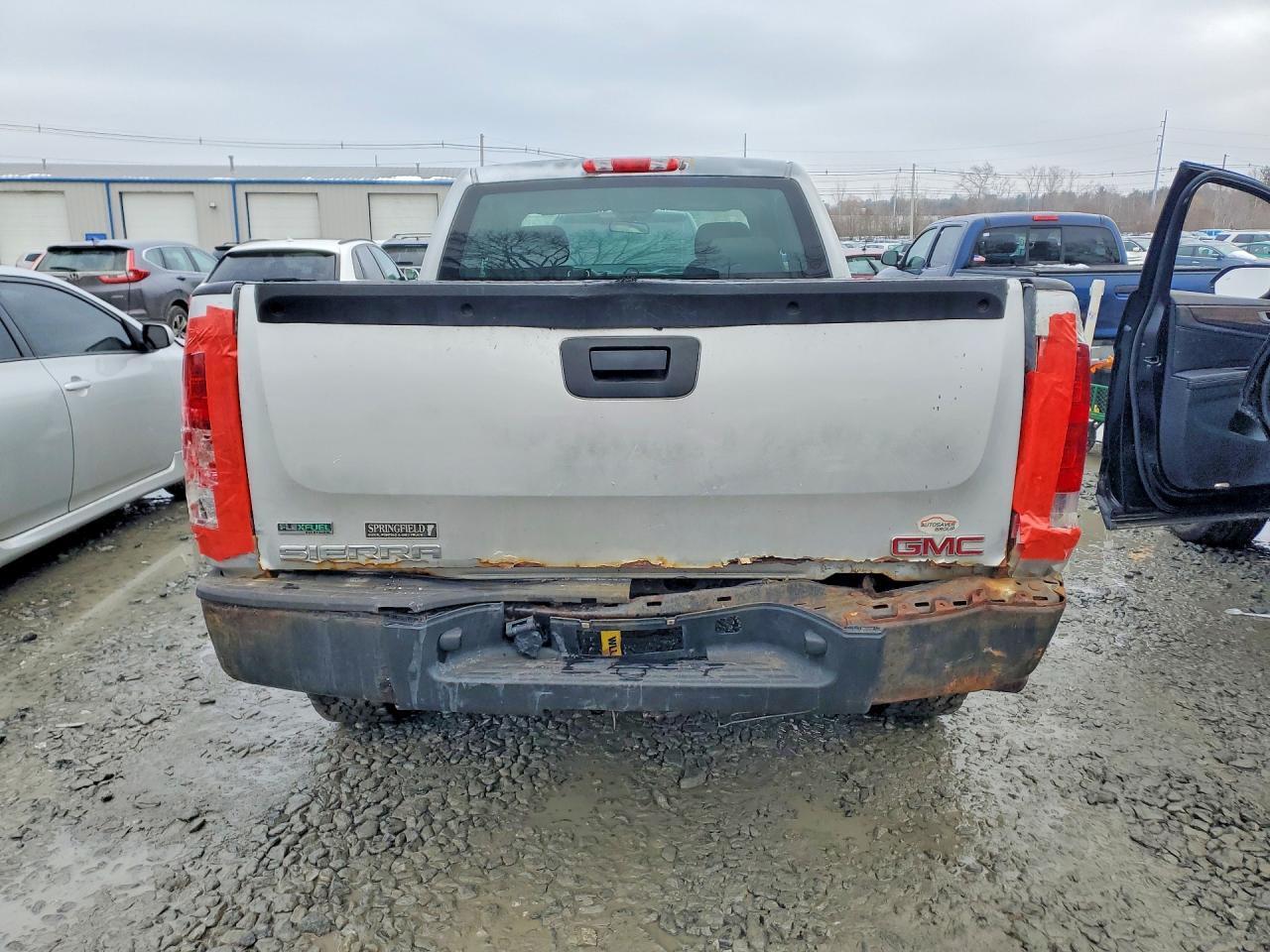 2010 GMC Sierra K1500 - Image 6