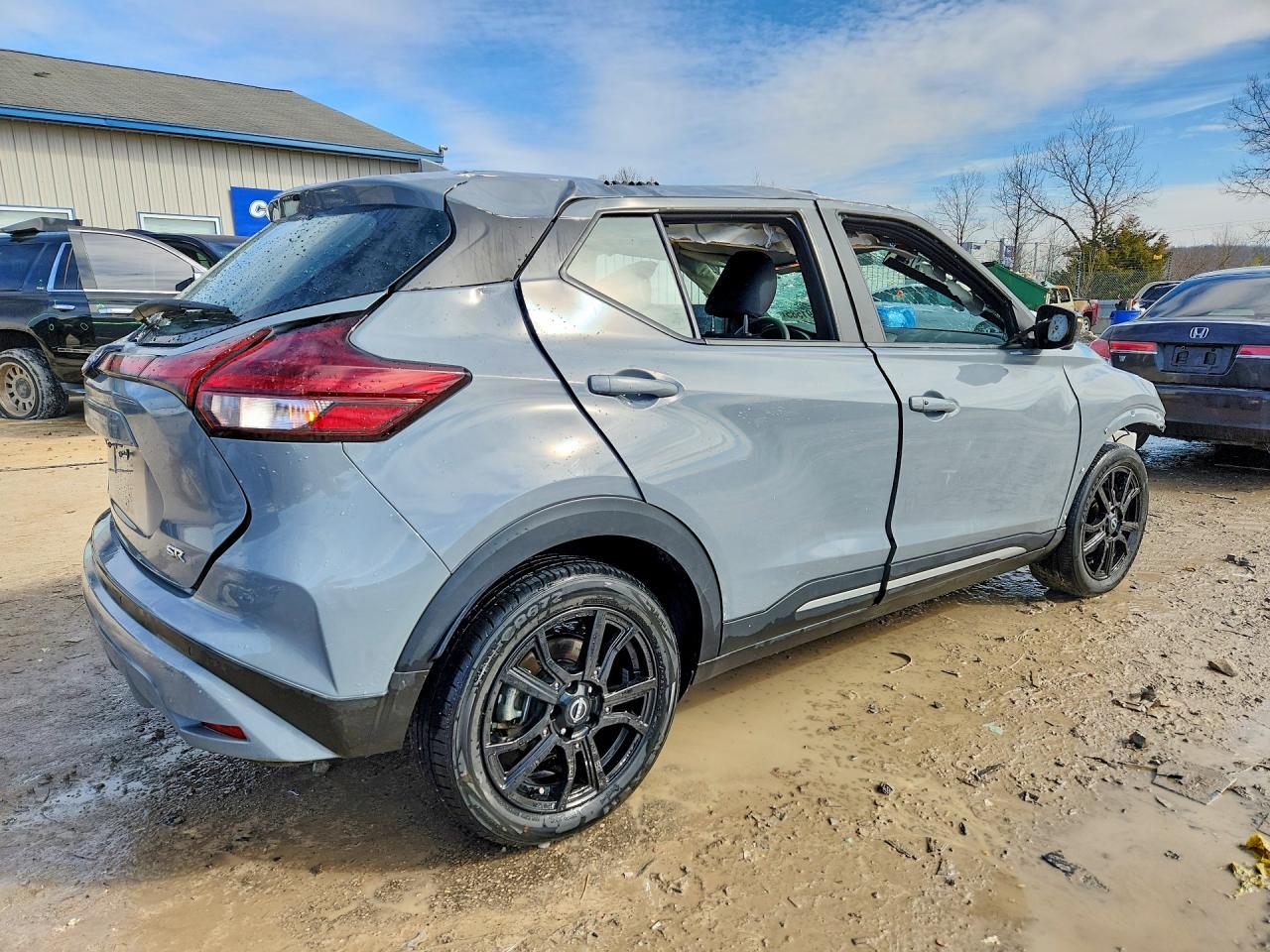 2023 Nissan Kicks Sr - Фото 3