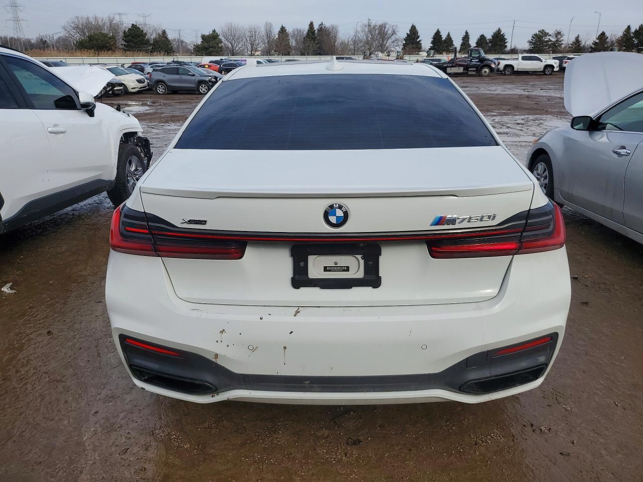 2020 BMW 750 Xi - Фото 6