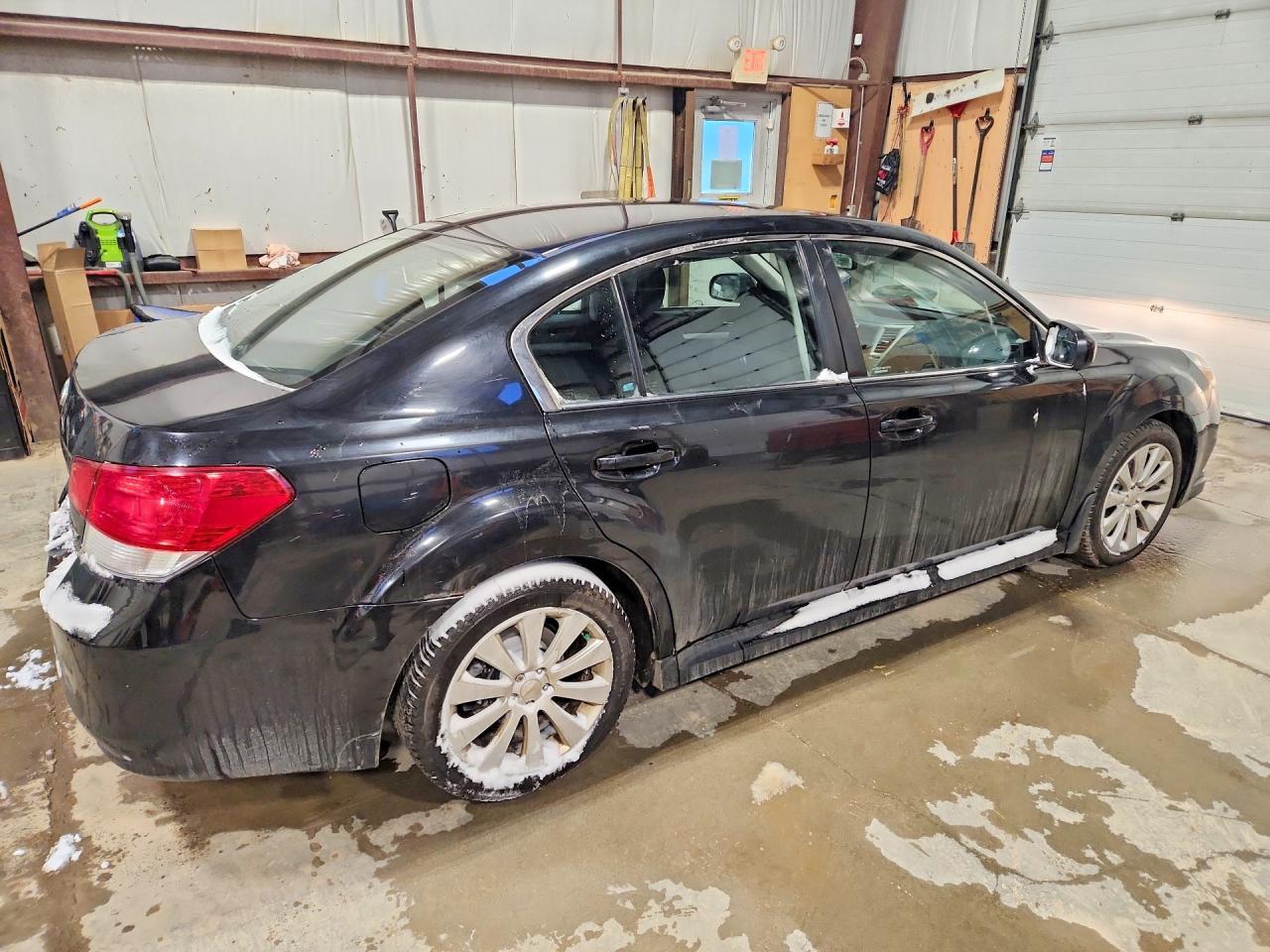 2010 Subaru Legacy 3.6R Premium - Фото 3