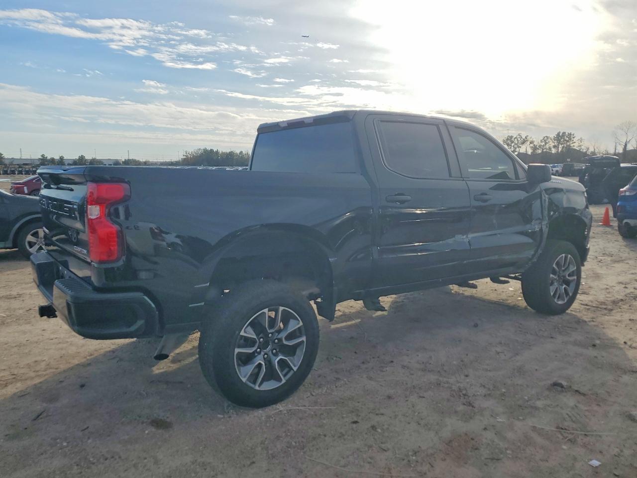 2023 Chevrolet Silverado C1500 Custom - Image 3