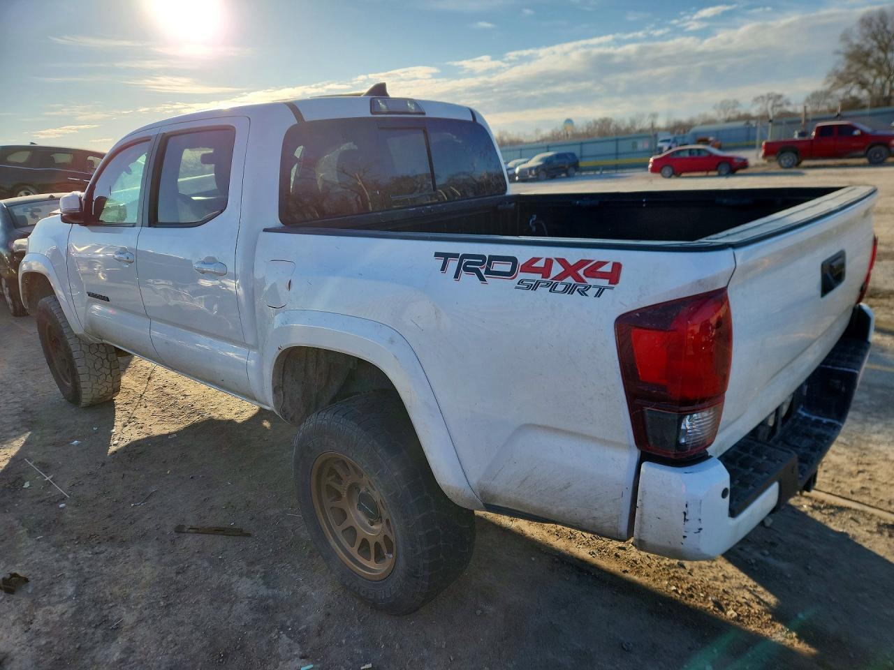 2019 Toyota Tacoma Double Cab - Фото 2