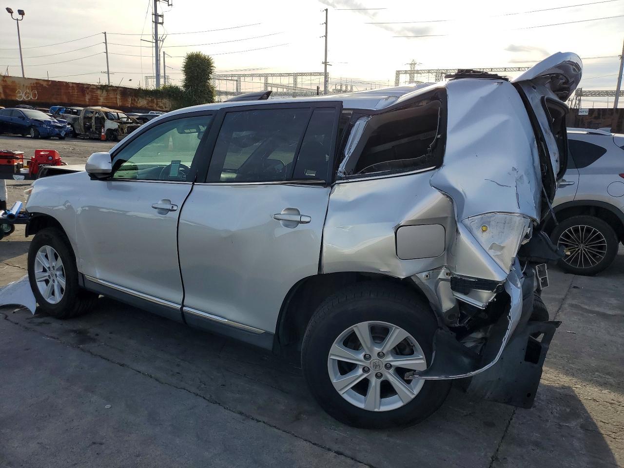 2012 Toyota Highlander Se - Фото 2