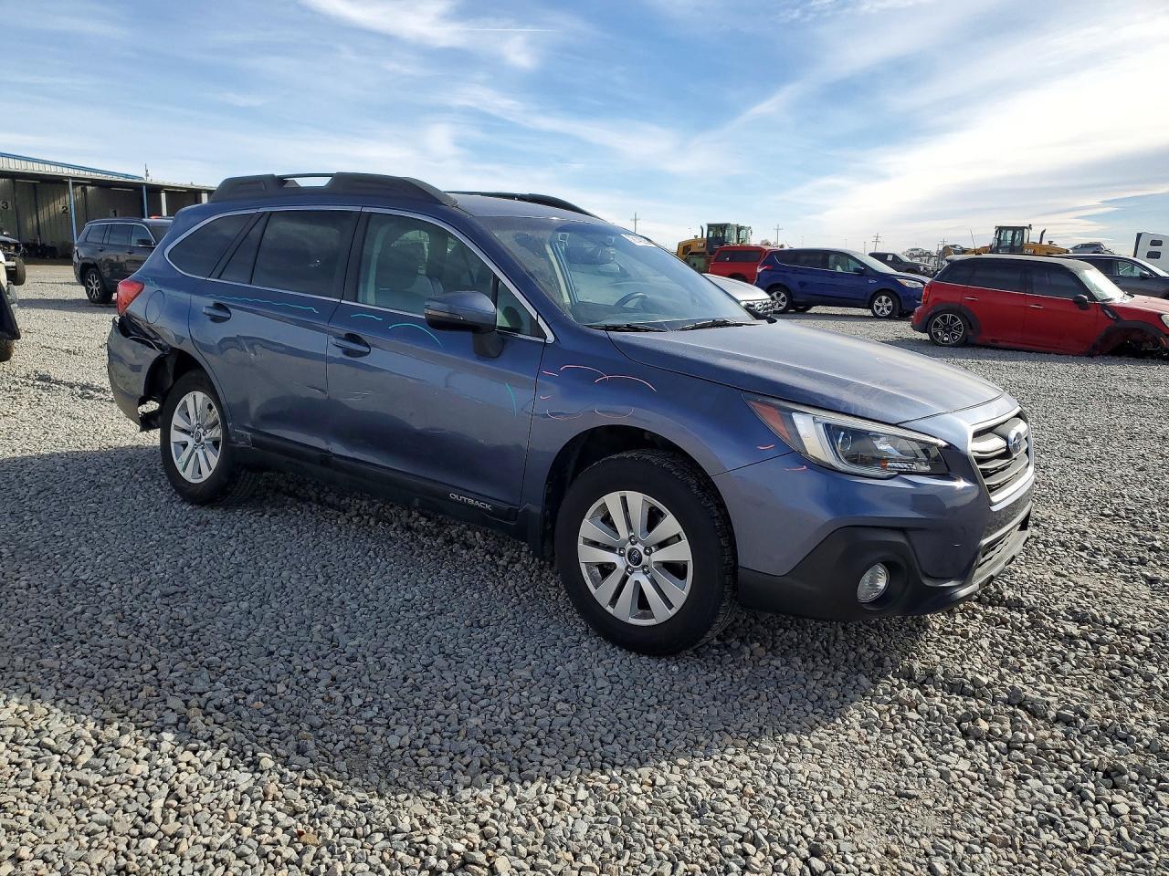 2018 Subaru Outback 2.5I Premium - Image 4