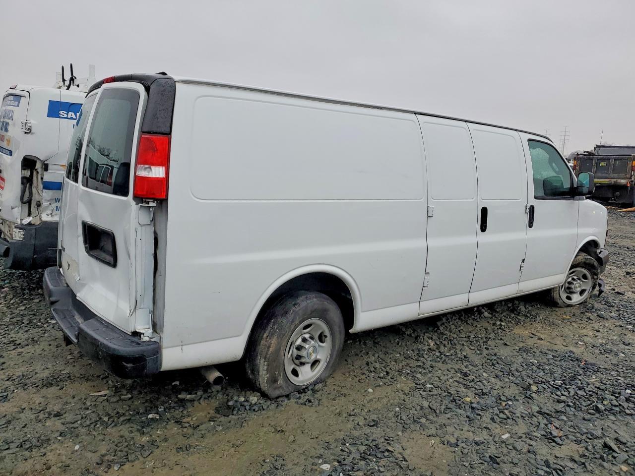 2020 Chevrolet Express 2500 Cargo Delivery Van - Фото 3