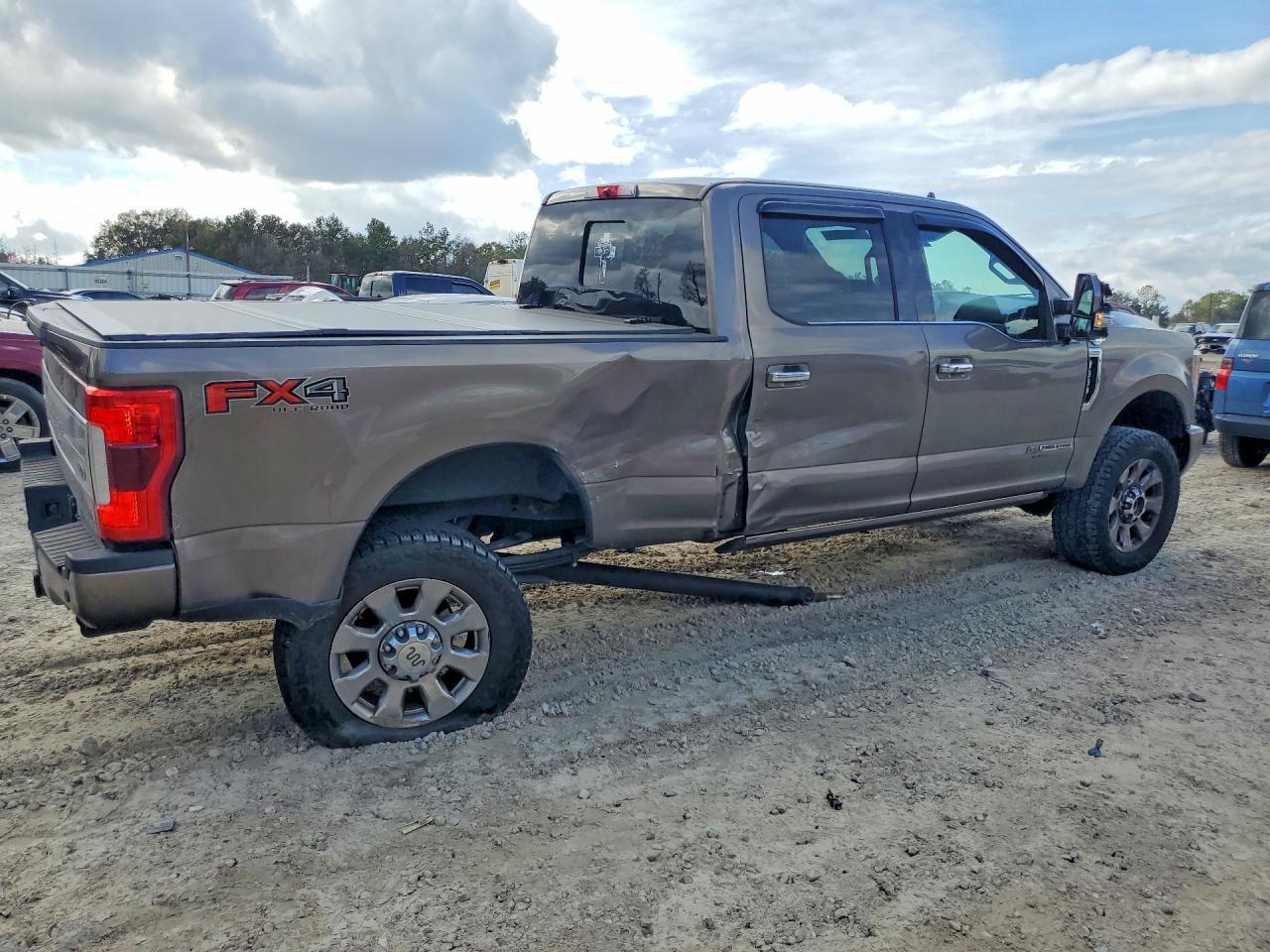 2019 Ford F350 Super Duty - Image 3