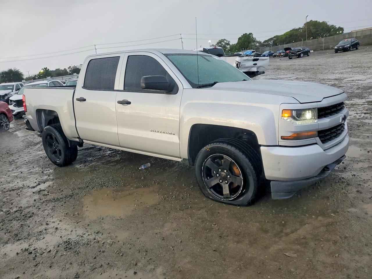 2018 Chevrolet Silverado C1500 Custom - Фото 4