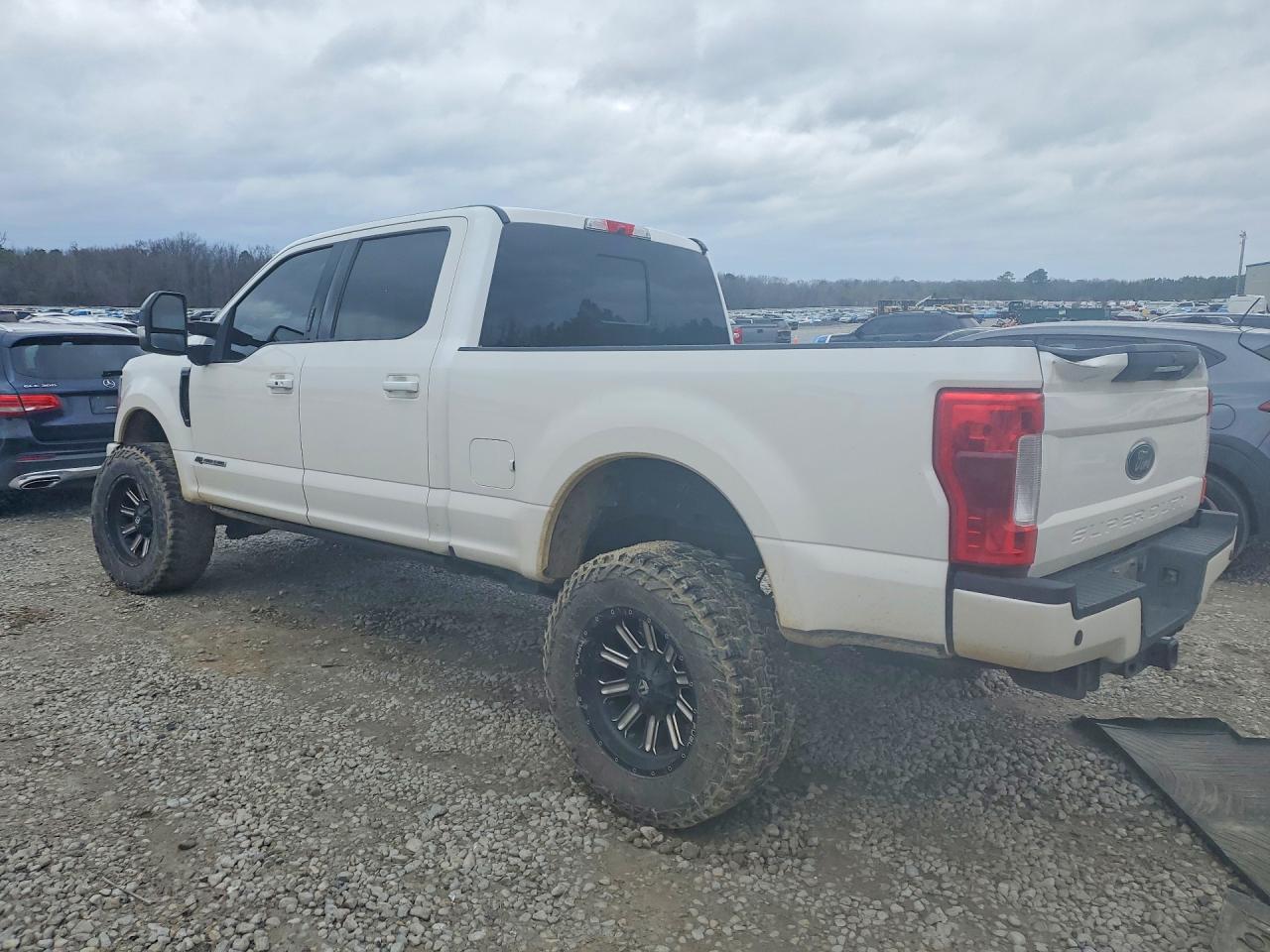 2019 Ford F250 Super Duty - Фото 2