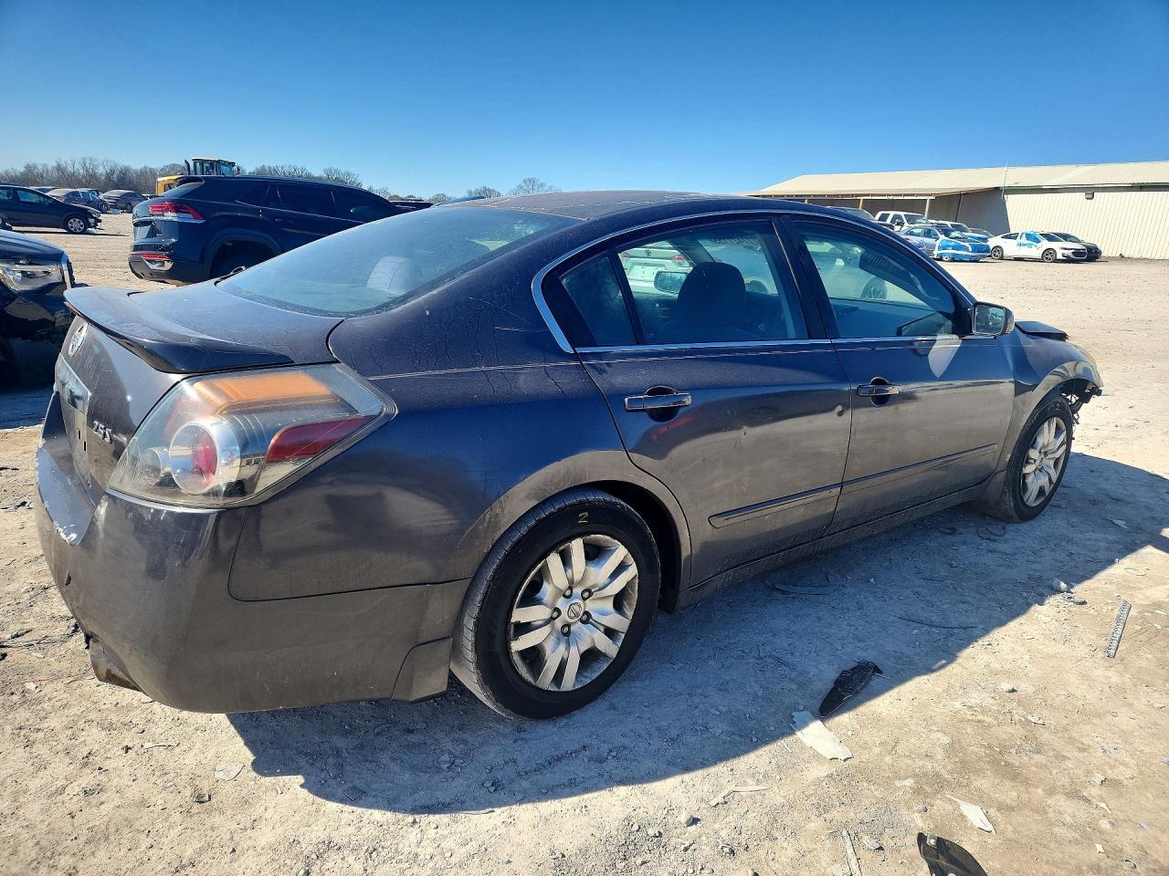 2011 Nissan Altima Base - Фото 3