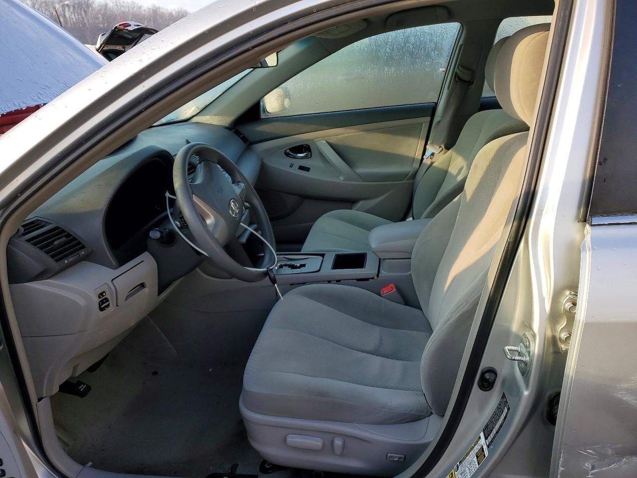 2009 Toyota Camry - Image 7