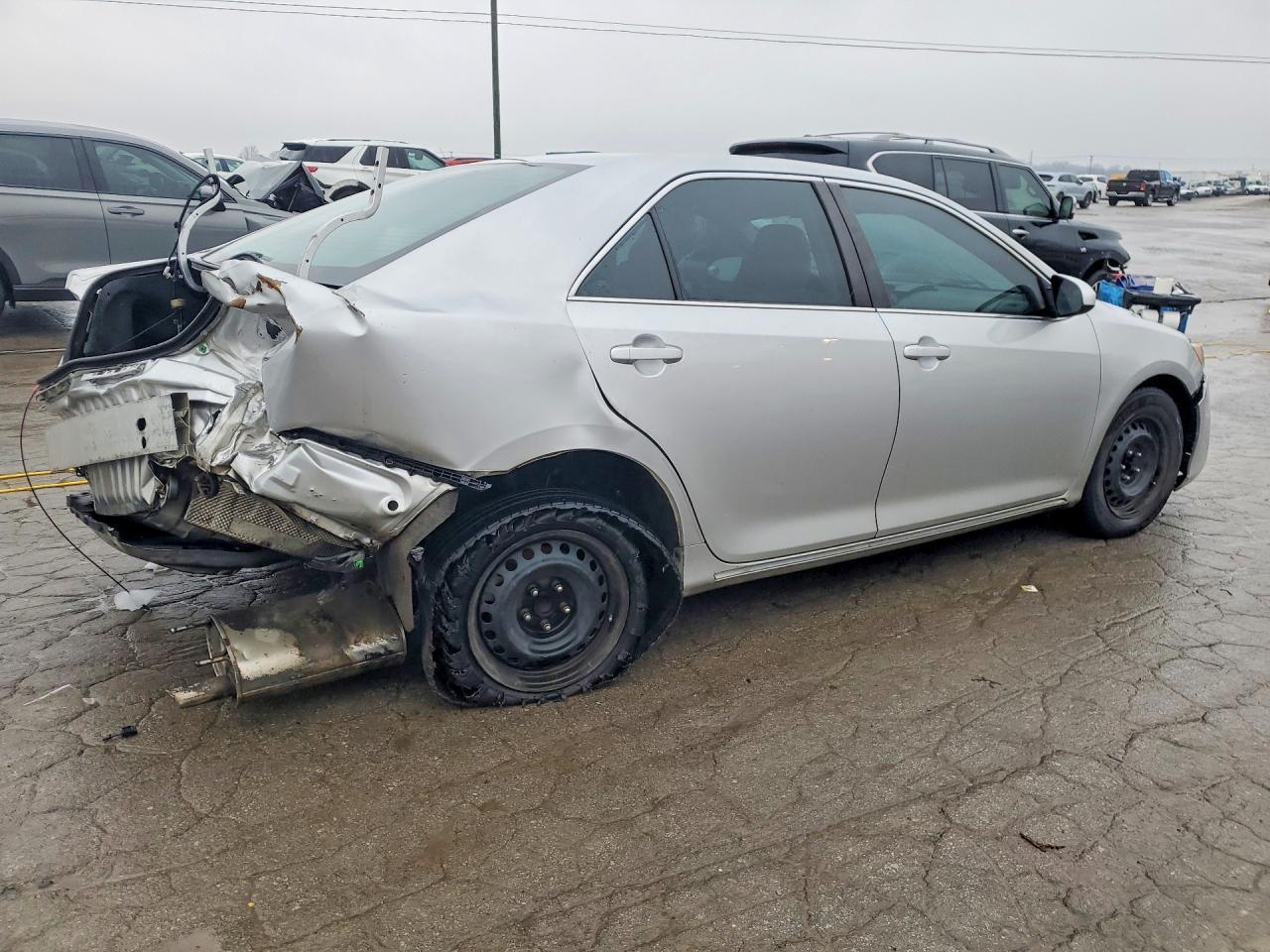2012 Toyota Camry Base - Фото 3