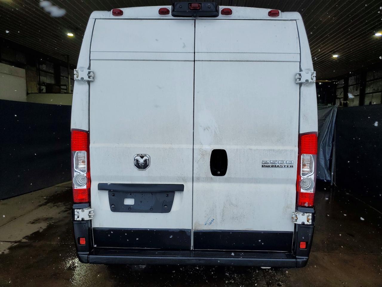 2023 Ram Promaster 2500 Delivery Van - Фото 6