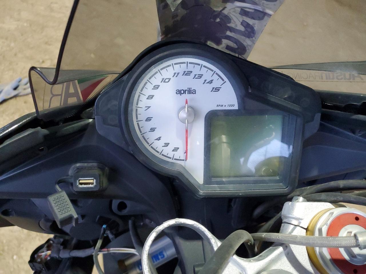 2016 Aprilia Tuono V4 1100 Rr - Фото 7