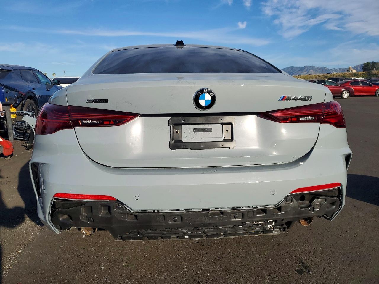 2026 BMW M440Xi - Фото 6