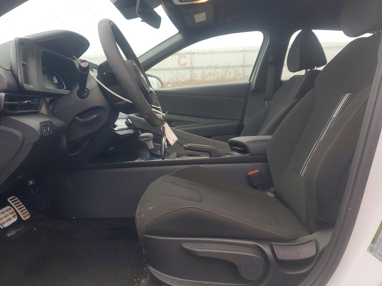 2025 Hyundai Elantra Sel Sport - Фото 7