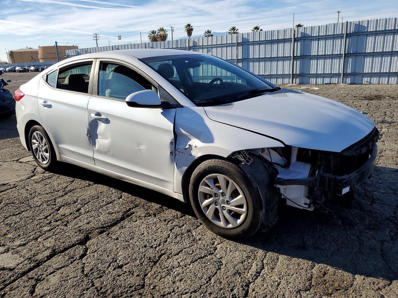 2017 Hyundai Elantra Se - Фото 4