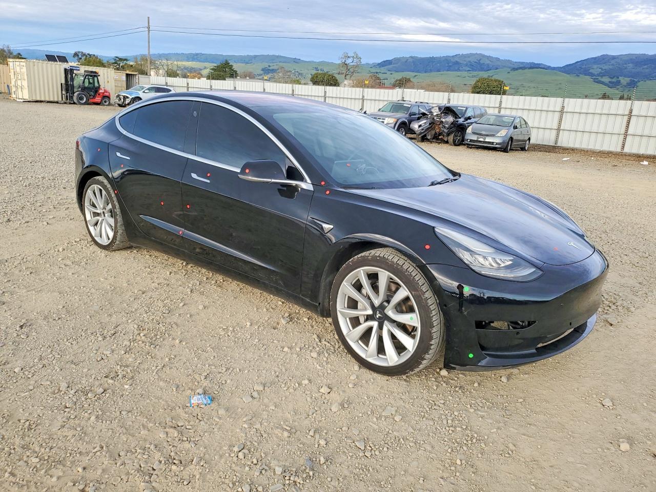 2018 Tesla Model 3 - Фото 4