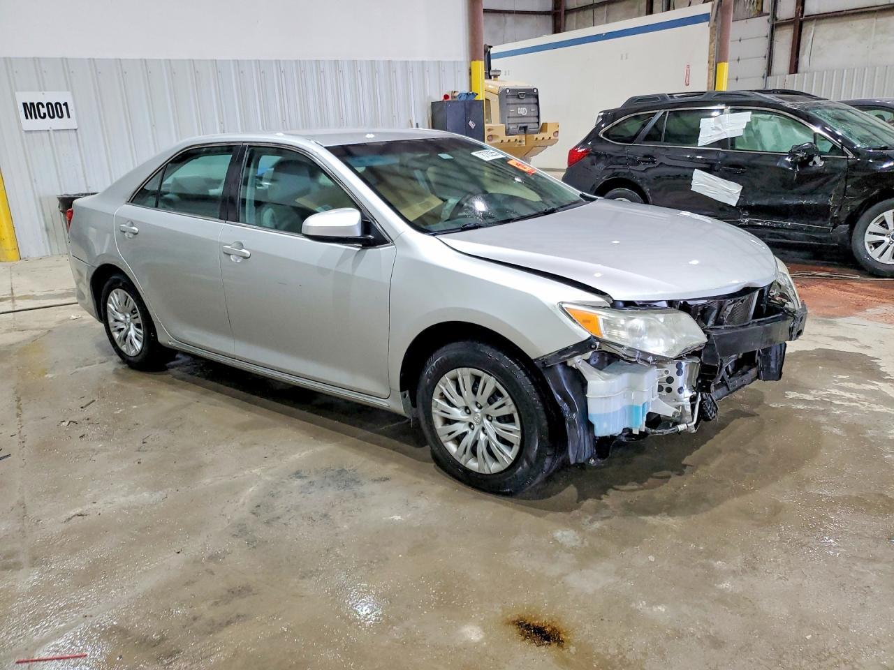 2014 Toyota Camry Le - Фото 4