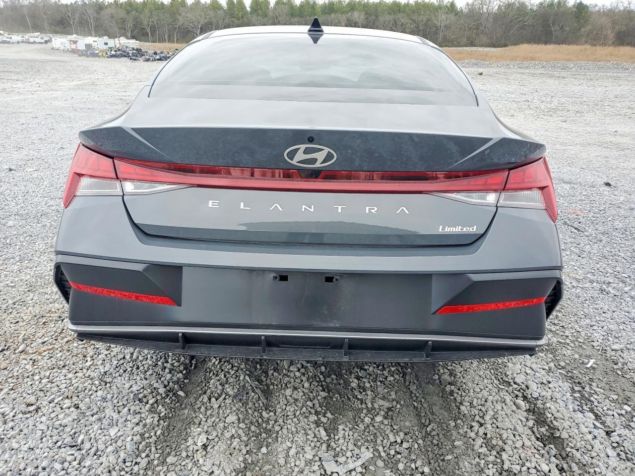 2025 Hyundai Elantra Limited - Фото 6