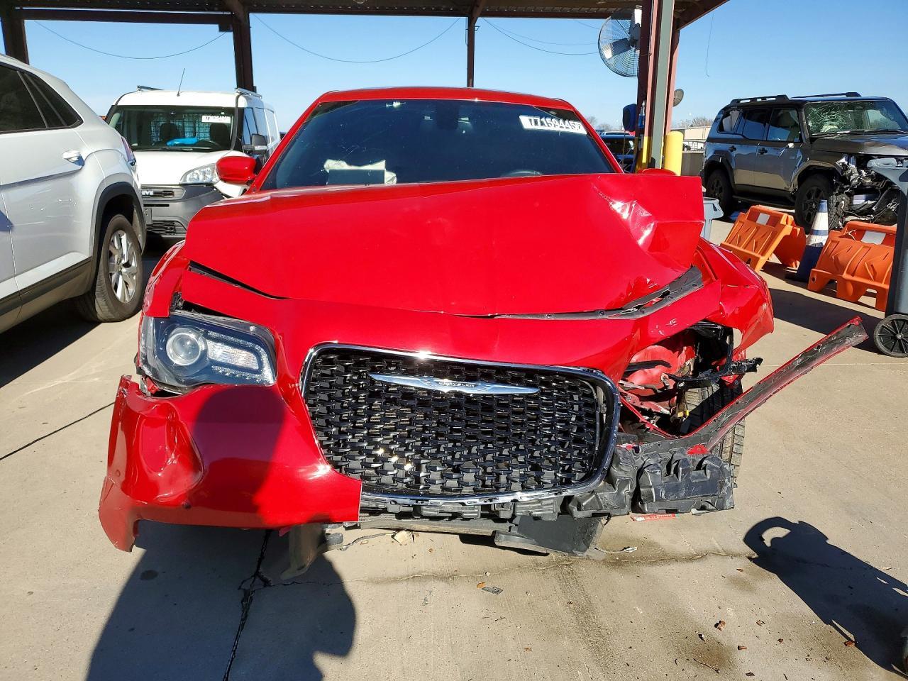 2016 Chrysler 300 S - Image 5