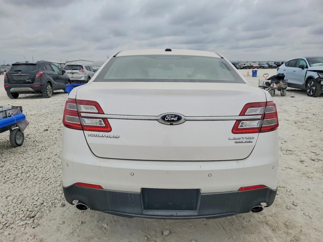 2018 Ford Taurus Limited - Фото 6