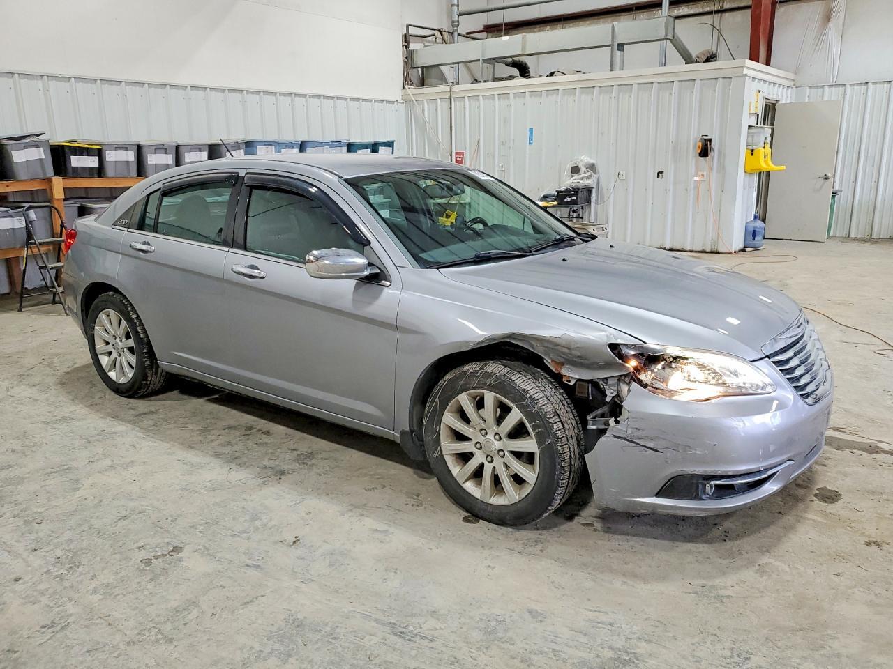 2014 Chrysler 200 Limited - Фото 4