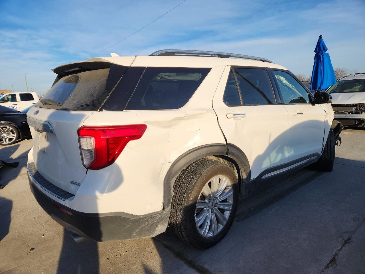 2020 Ford Explorer Limited - Image 3