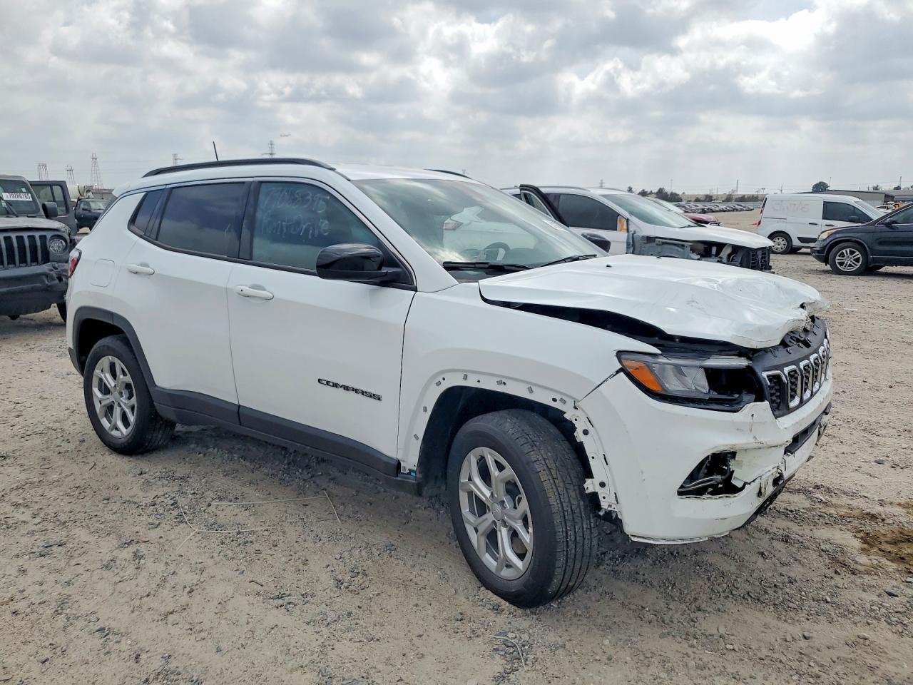 2024 Jeep Compass Latitude - Image 4